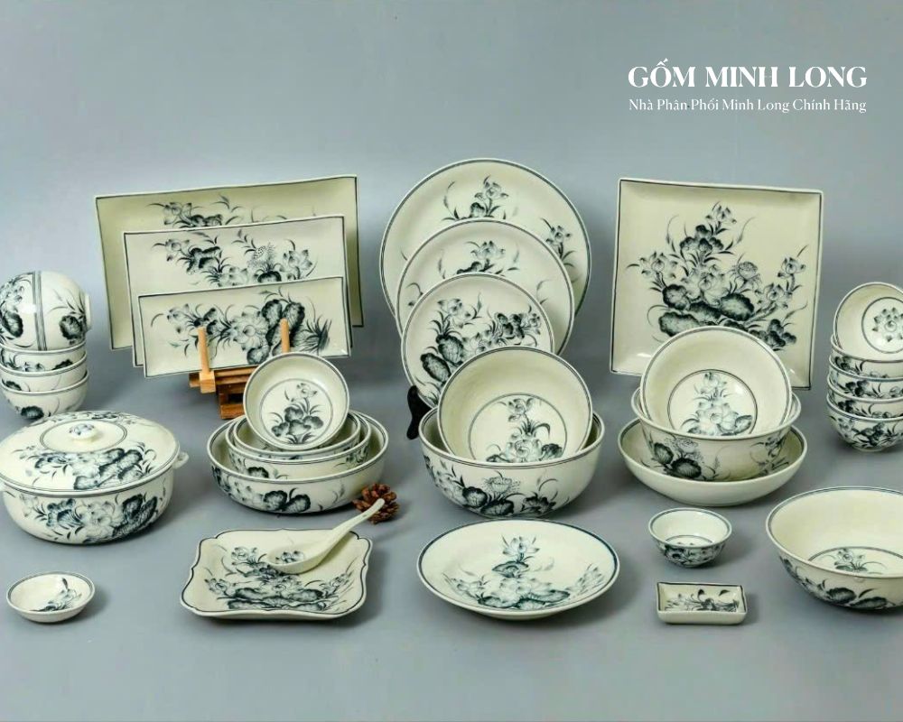 Xưởng in logo lên bộ bàn ăn Minh Long theo yêu cầu